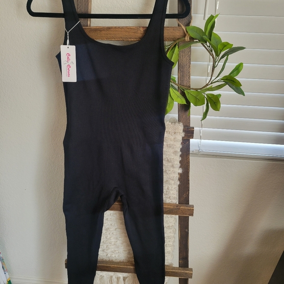 Cali Curves Snatching Bodysuit - Picture 2 of 5